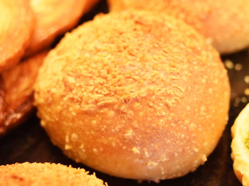 チーズのカレー〜パン BOULANGER PATISSIER y'KUNIEDA
(ワイクニエダ)は岐阜県大垣市にある
自家製天然酵母パンとケーキのお店です。