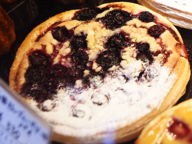 前田さんのブルーベリーのパイ BOULANGER PATISSIER y'KUNIEDA
（ワイクニエダ）は岐阜県大垣市にある
自家製天然酵母パンとケーキのお店です。