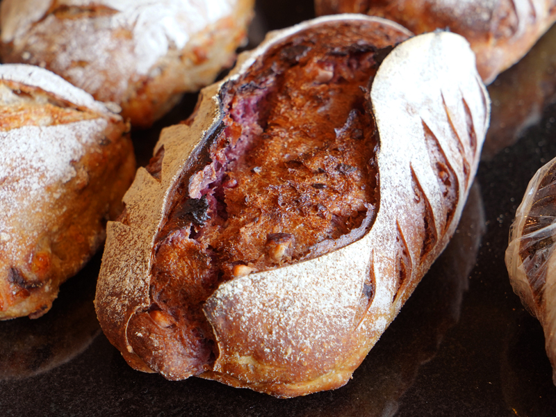 カシスマロン BOULANGER PATISSIER y'KUNIEDA
(ワイクニエダ)は岐阜県大垣市にある
自家製天然酵母パンとケーキのお店です。