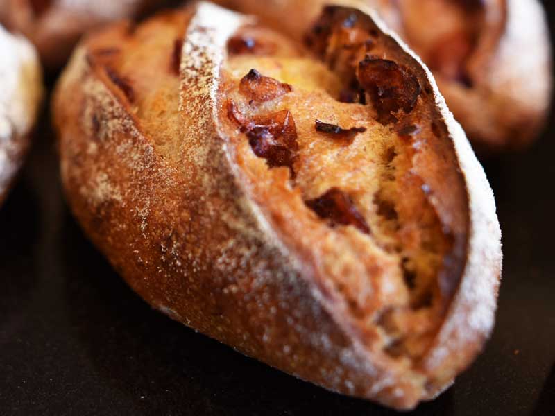 クランベリーフロマージュ BOULANGER PATISSIER y'KUNIEDA
(ワイクニエダ)は岐阜県大垣市にある
自家製天然酵母パンとケーキのお店です。