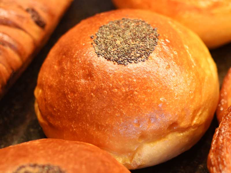 和菓子屋さんのあんぱん BOULANGER PATISSIER y'KUNIEDA
(ワイクニエダ)は岐阜県大垣市にある
自家製天然酵母パンとケーキのお店です。